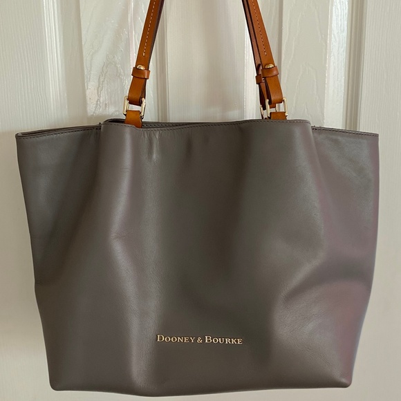 Dooney & Bourke Handbags - Dooney & Bourke City Flynn Bag